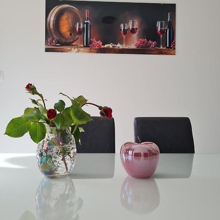 Apartman Tessa Vela Luka Exteriör bild