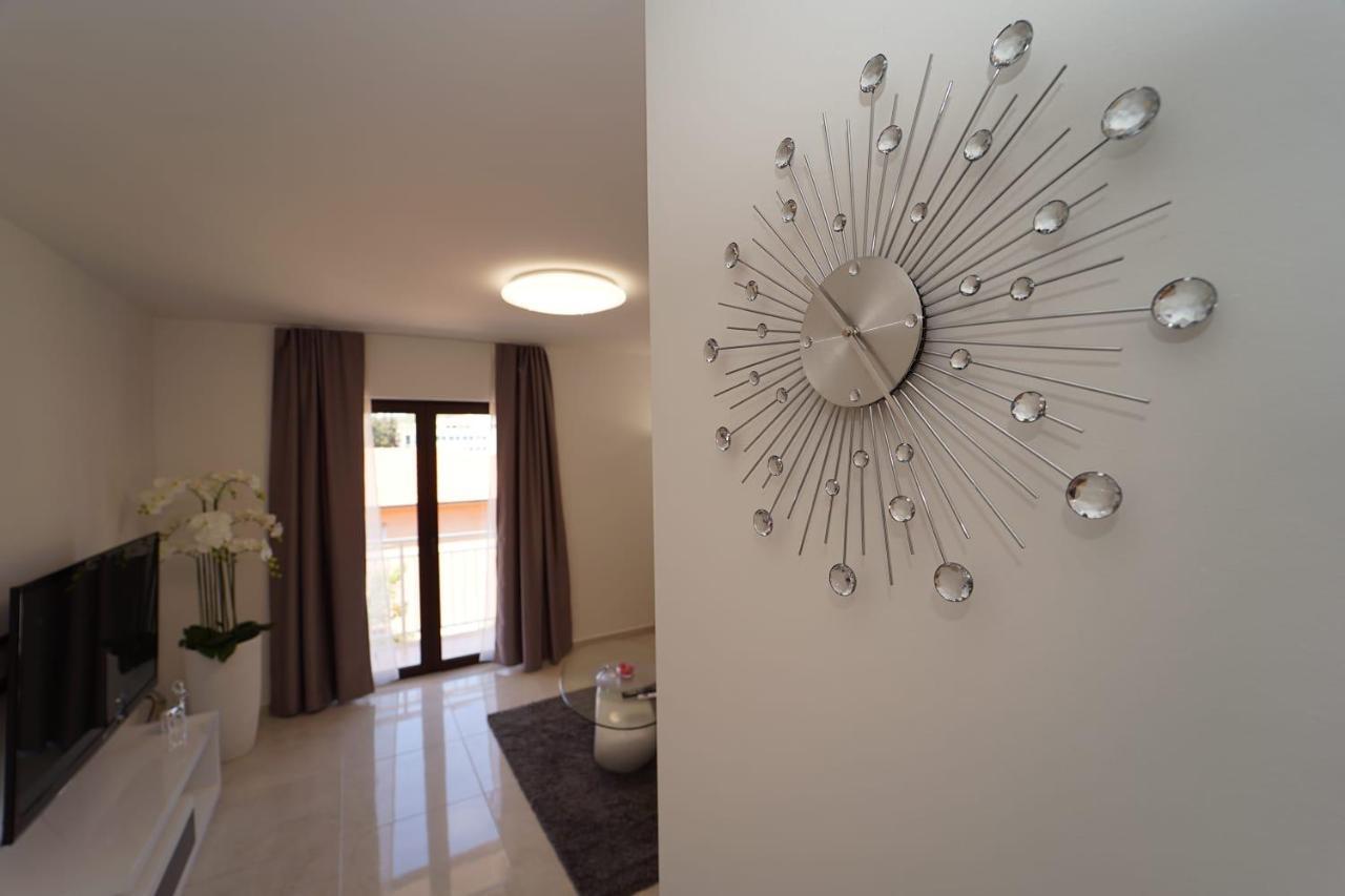 Apartman Tessa Vela Luka Exteriör bild
