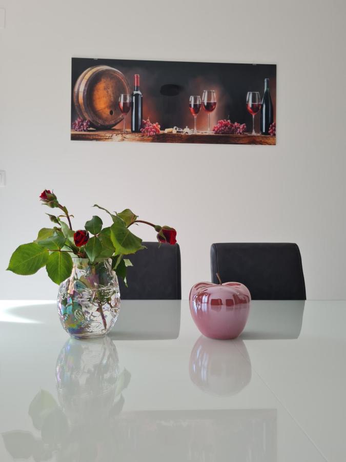Apartman Tessa Vela Luka Exteriör bild