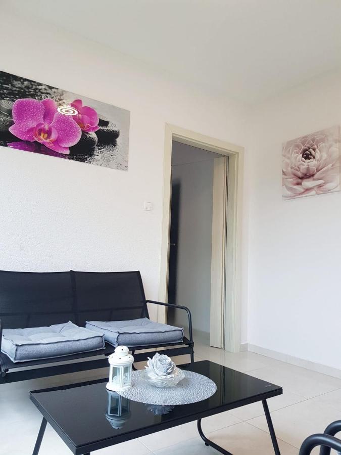 Apartman Tessa Vela Luka Exteriör bild