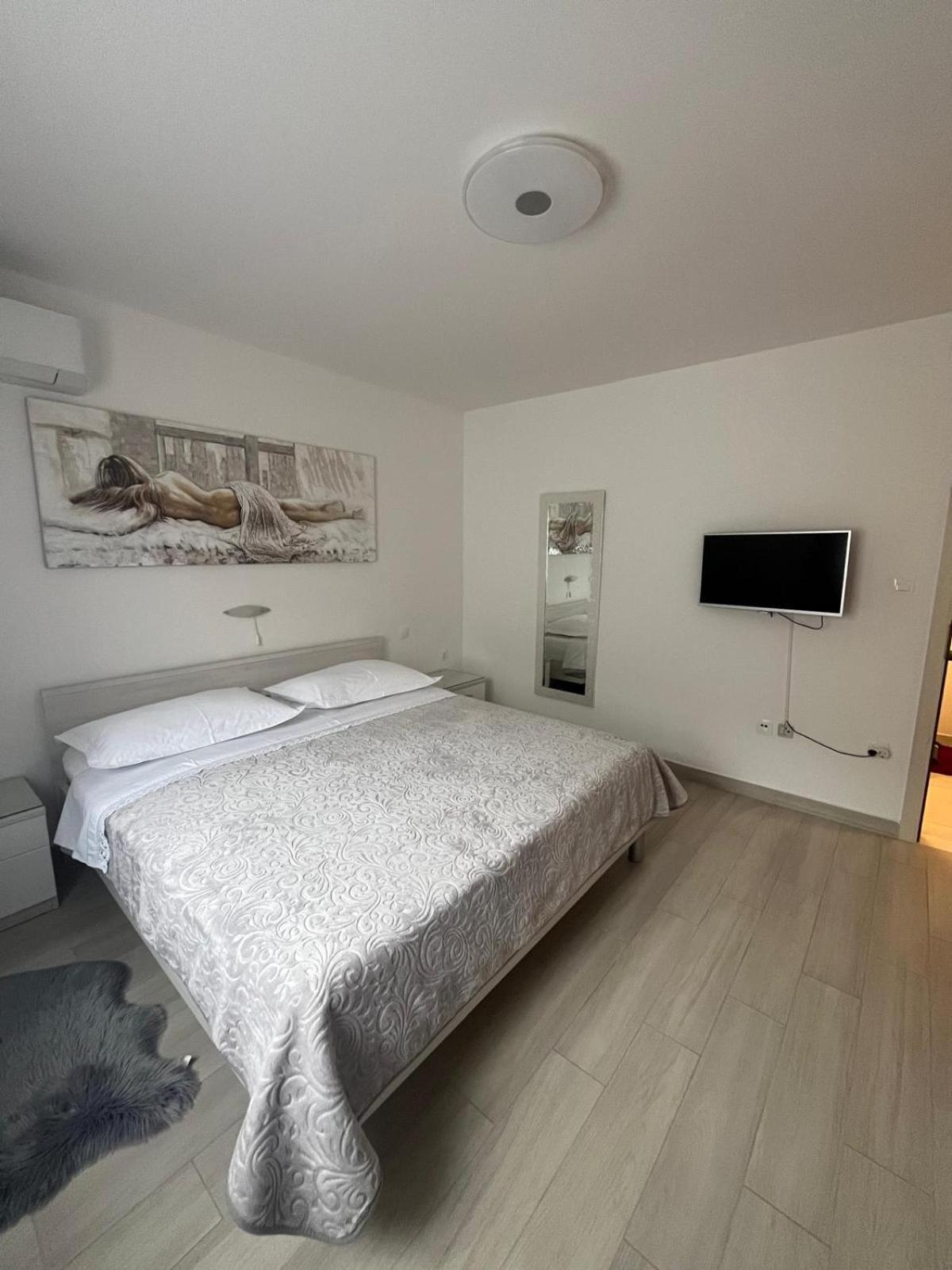 Apartman Tessa Vela Luka Exteriör bild