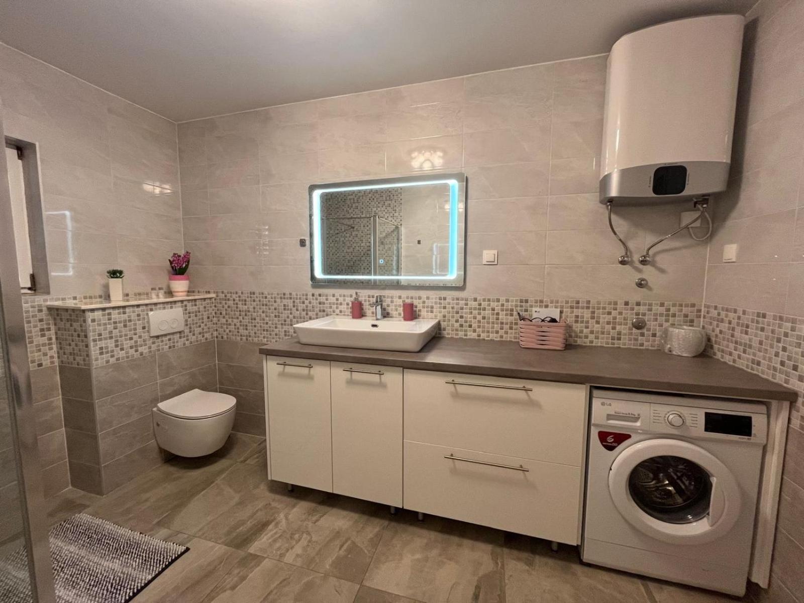 Apartman Tessa Vela Luka Exteriör bild