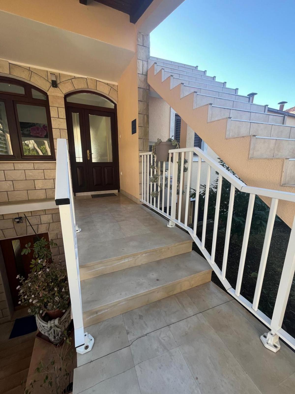 Apartman Tessa Vela Luka Exteriör bild